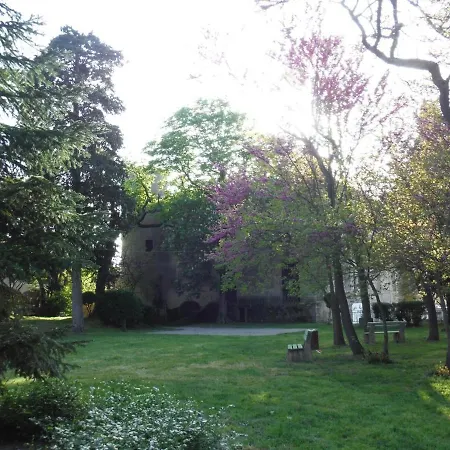 Du Chateau